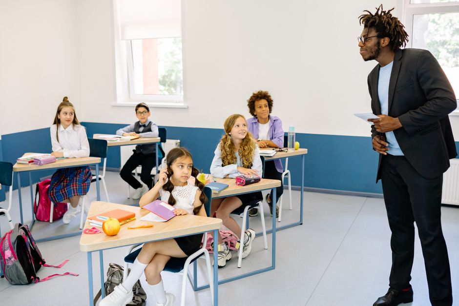 B2B Education Leads Explained: 7 Proven Facts 1 B2B education leads explained
