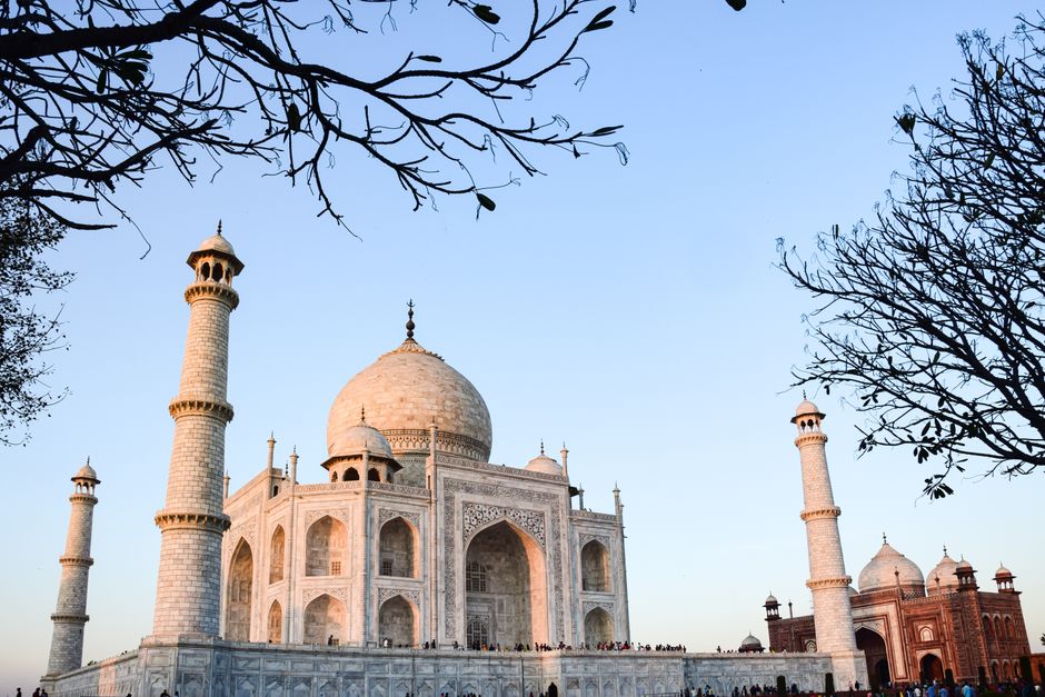 how to choose travel contact list India