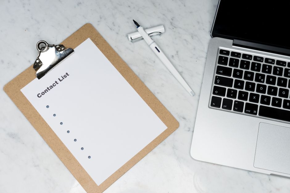 what is ecommerce contact list