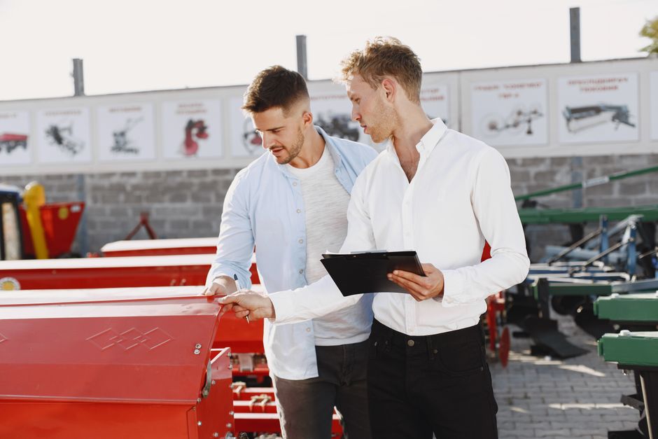 logistics B2B database explained